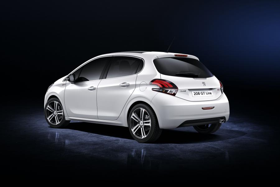  Peugeot 208 GT Line 5-Door 2015 года  (фото 3 из 20)